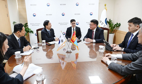 “ХАВДАР СУДЛАЛЫН ҮНДЭСНИЙ ТӨВ-2” ТӨСЛИЙН ТЭЗҮ-ИЙГ ЭРЧИМЖҮҮЛНЭ